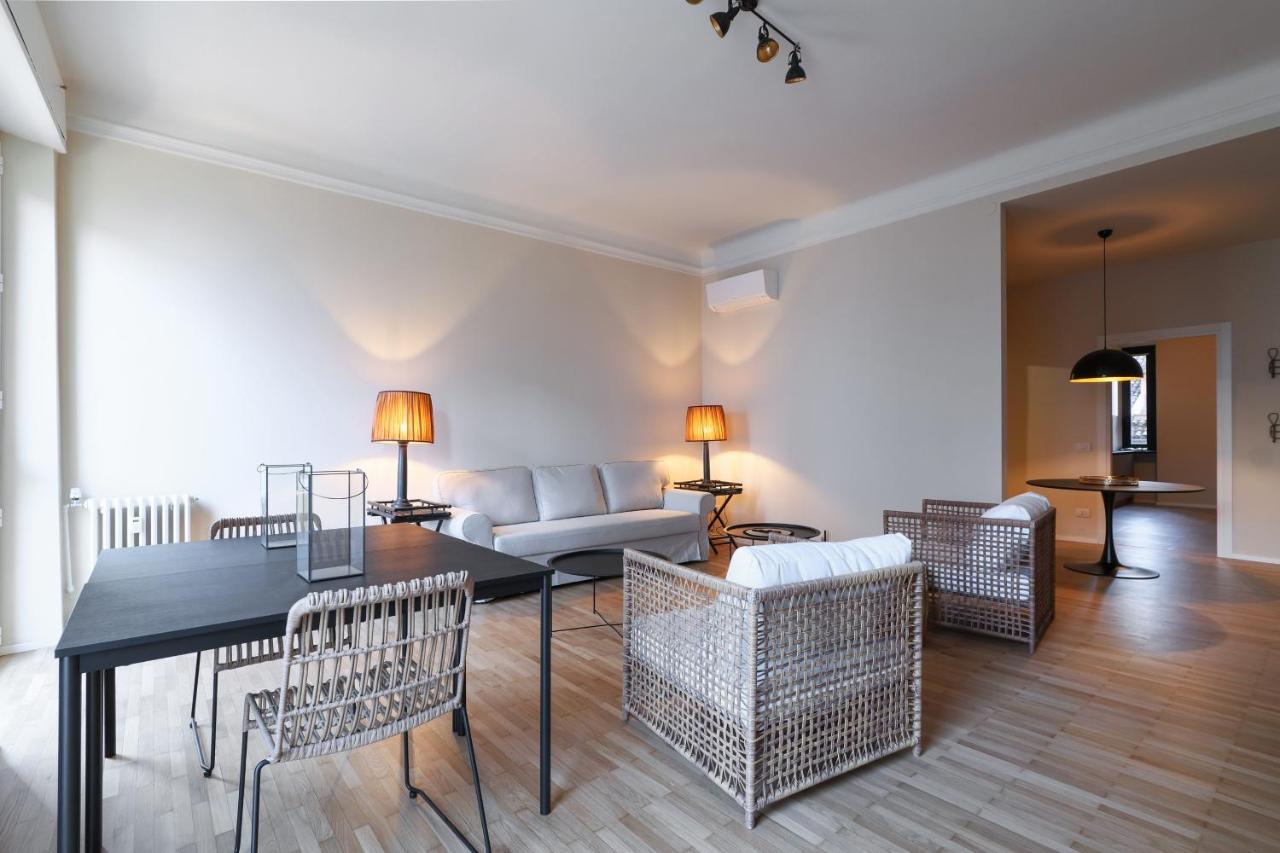 Luxury San Babila Apartment 밀라노 외부 사진