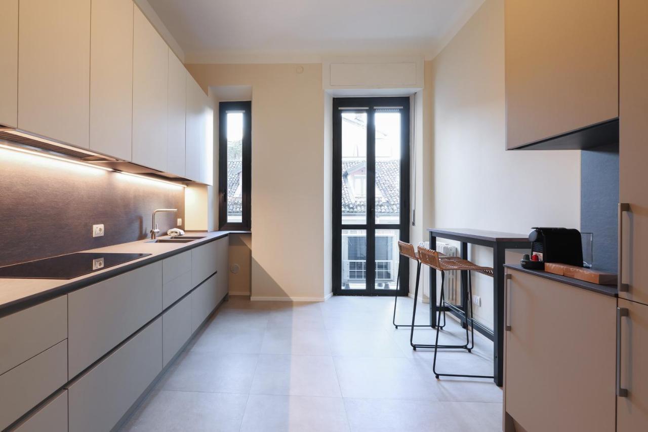 Luxury San Babila Apartment 밀라노 외부 사진
