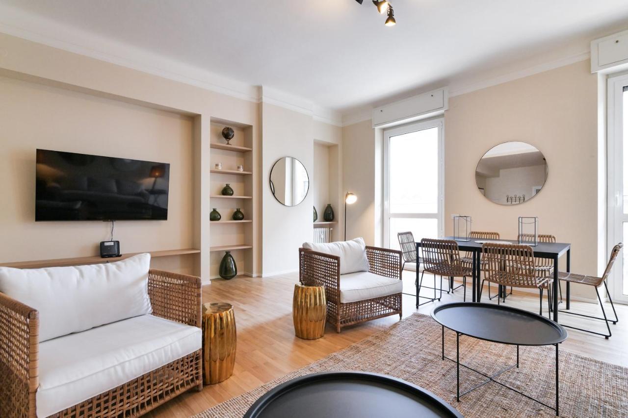 Luxury San Babila Apartment 밀라노 외부 사진