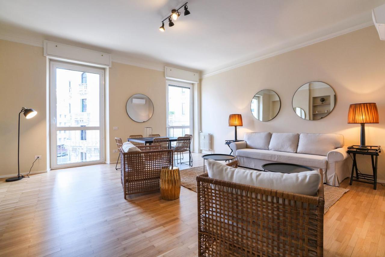 Luxury San Babila Apartment 밀라노 외부 사진